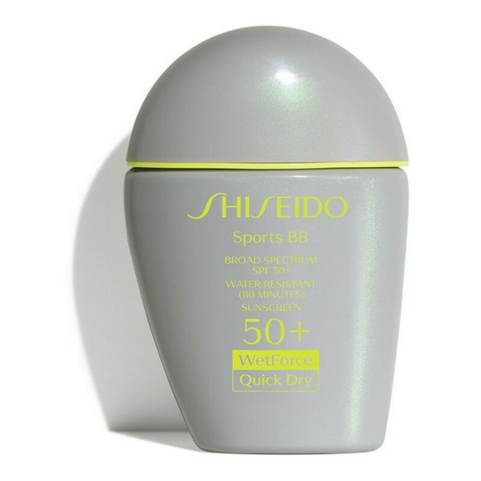 Crème Hydratante avec Couleur Shiseido Sports BB SPF50+ Demi teinte Spf 50 30 L